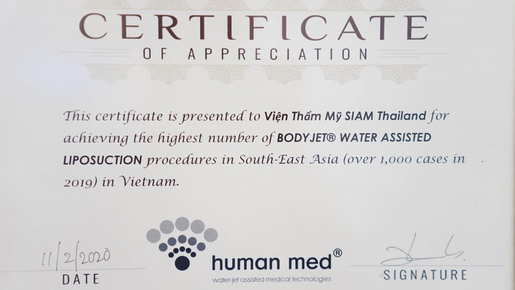 Chứng nhận đơn vị hút mỡ số 1 Đông Nam Á do Human Med trao tặng VTM Siam Thailand